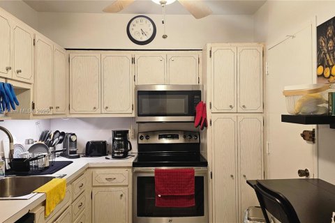 Copropriété à louer à Hallandale Beach, Floride: 1 chambre, 80.82 m2 № 1962923 - photo 2