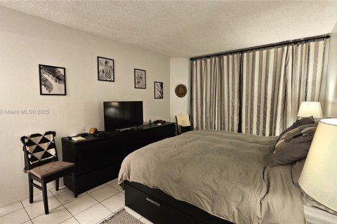 Copropriété à louer à Hallandale Beach, Floride: 1 chambre, 80.82 m2 № 1962923 - photo 16