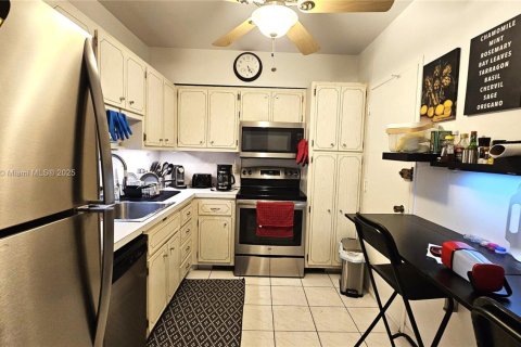 Copropriété à louer à Hallandale Beach, Floride: 1 chambre, 80.82 m2 № 1962923 - photo 4