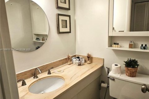 Copropriété à louer à Hallandale Beach, Floride: 1 chambre, 80.82 m2 № 1962923 - photo 5
