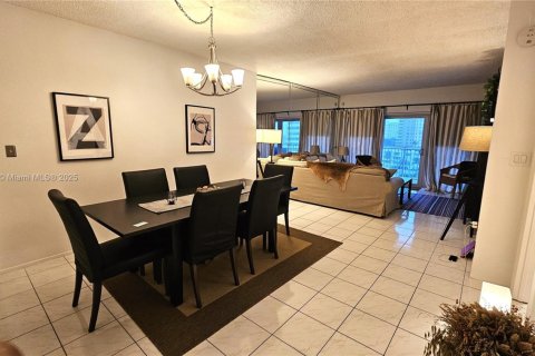 Copropriété à louer à Hallandale Beach, Floride: 1 chambre, 80.82 m2 № 1962923 - photo 9
