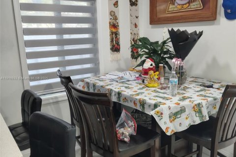 Villa ou maison à vendre à Florida City, Floride: 3 chambres, 102.56 m2 № 1967047 - photo 4