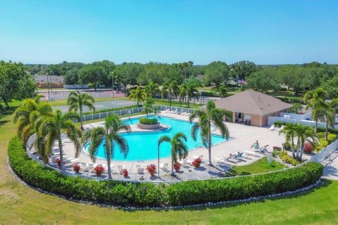 Townhouse in Bradenton, Florida 2 bedrooms, 107.02 sq.m. № 2277996 - photo 24
