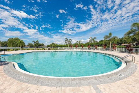 Townhouse in Bradenton, Florida 2 bedrooms, 107.02 sq.m. № 2277996 - photo 27