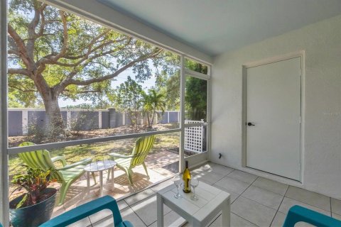 Townhouse in Bradenton, Florida 2 bedrooms, 107.02 sq.m. № 2277996 - photo 11