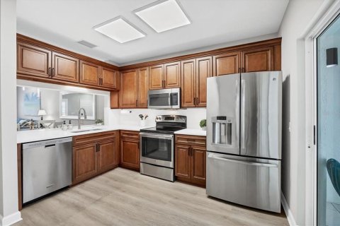 Townhouse in Bradenton, Florida 2 bedrooms, 107.02 sq.m. № 2277996 - photo 8