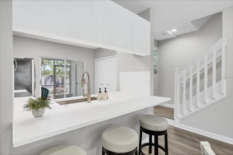 Townhouse in Bradenton, Florida 2 bedrooms, 107.02 sq.m. № 2277996 - photo 14