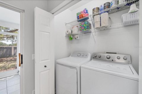 Townhouse in Bradenton, Florida 2 bedrooms, 107.02 sq.m. № 2277996 - photo 9