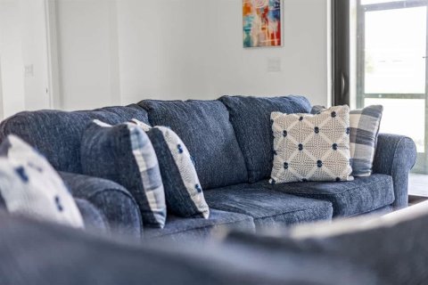 Снять в аренду виллу или дом в Порт-Шарлотт, Флорида 6 комнат, 188.31м2, № 2157528 - фото 8