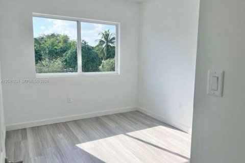 Adosado en alquiler en Homestead, Florida, 3 dormitorios, 147.16 m2 № 2262384 - foto 10