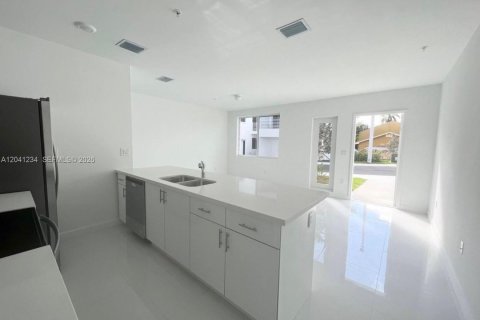 Adosado en alquiler en Homestead, Florida, 3 dormitorios, 147.16 m2 № 2262384 - foto 12