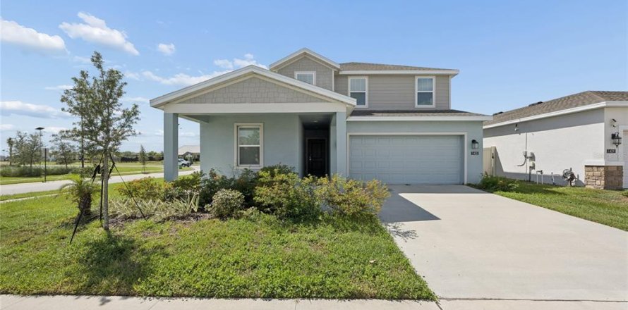 House in Eagle Lake, Florida 4 bedrooms, 198.81 sq.m. № 2394285