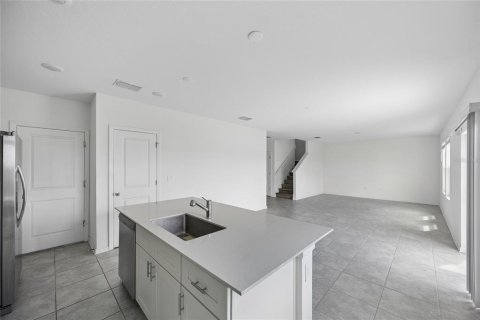 House in Eagle Lake, Florida 4 bedrooms, 198.81 sq.m. № 2394285 - photo 5