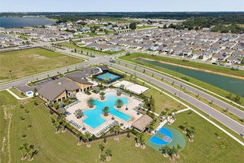 House in Eagle Lake, Florida 4 bedrooms, 198.81 sq.m. № 2394285 - photo 21