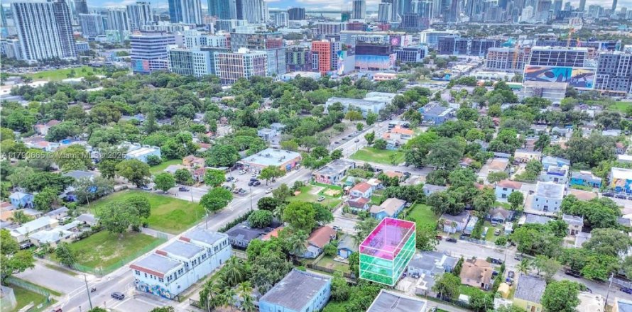 Commercial property in Miami, Florida № 1863418