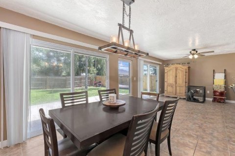 House in Sarasota, Florida 3 bedrooms, 146.6 sq.m. № 1894337 - photo 12