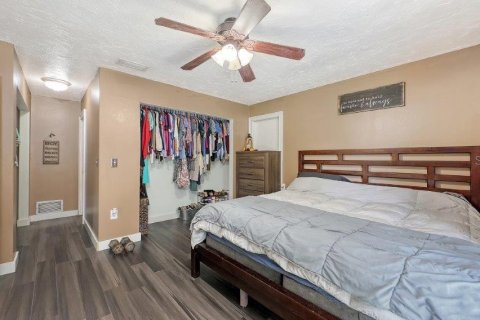 House in Sarasota, Florida 3 bedrooms, 146.6 sq.m. № 1894337 - photo 18