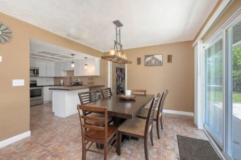 House in Sarasota, Florida 3 bedrooms, 146.6 sq.m. № 1894337 - photo 10