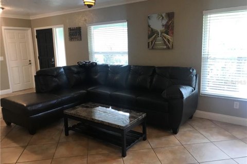 House in Bradenton, Florida 3 bedrooms, 142.51 sq.m. № 231537 - photo 4