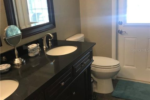 House in Bradenton, Florida 3 bedrooms, 142.51 sq.m. № 231537 - photo 9