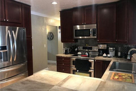 House in Bradenton, Florida 3 bedrooms, 142.51 sq.m. № 231537 - photo 12