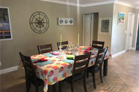 House in Bradenton, Florida 3 bedrooms, 142.51 sq.m. № 231537 - photo 6