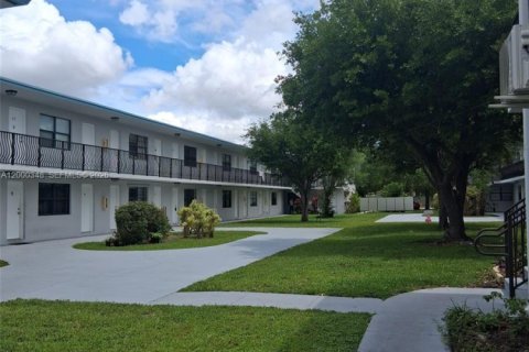 Condo in Miami, Florida, 1 bedroom  № 2065790