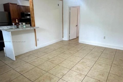 Condo in Miami, Florida, 1 bedroom  № 2065790 - photo 7