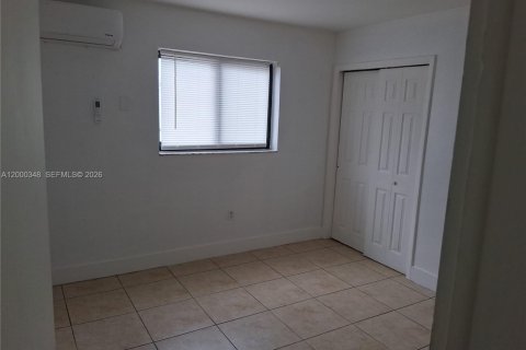 Condo in Miami, Florida, 1 bedroom  № 2065790 - photo 8