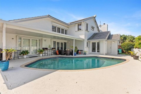 House in Pembroke Pines, Florida 5 bedrooms, 262.54 sq.m. № 1894226 - photo 3