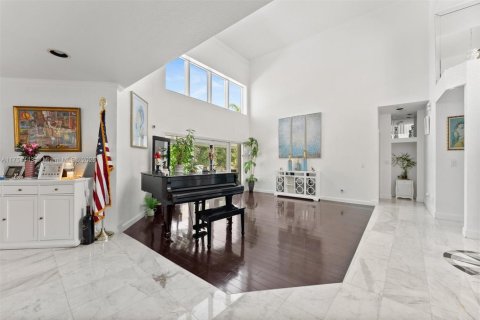 House in Pembroke Pines, Florida 5 bedrooms, 262.54 sq.m. № 1894226 - photo 4