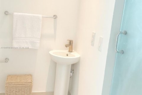 Купить кондоминиум в Майами, Флорида 1 спальня, 56.67м2, № 2014955 - фото 4