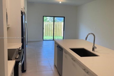 Copropriété à louer à Doral, Floride: 3 chambres № 1799337 - photo 17