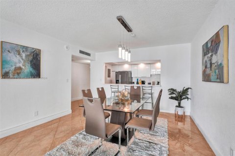 Купить кондоминиум в Санни-Айлс-Бич, Флорида 2 спальни, 139.82м2, № 1939721 - фото 5