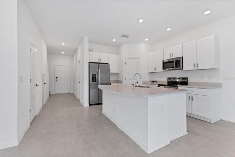 Townhouse in Bradenton, Florida 3 bedrooms, 127.46 sq.m. № 1905974 - photo 4
