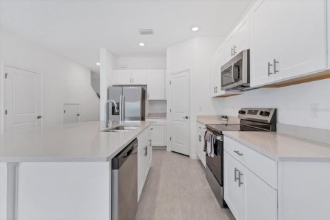 Townhouse in Bradenton, Florida 3 bedrooms, 127.46 sq.m. № 1905974 - photo 6