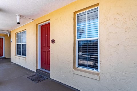 Condo in New Smyrna Beach, Florida, 2 bedrooms  № 1564422 - photo 2
