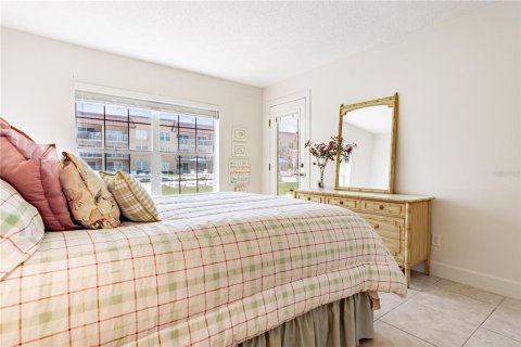 Condo in New Smyrna Beach, Florida, 2 bedrooms  № 1564422 - photo 14