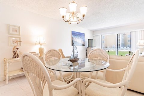 Condo in New Smyrna Beach, Florida, 2 bedrooms  № 1564422 - photo 23