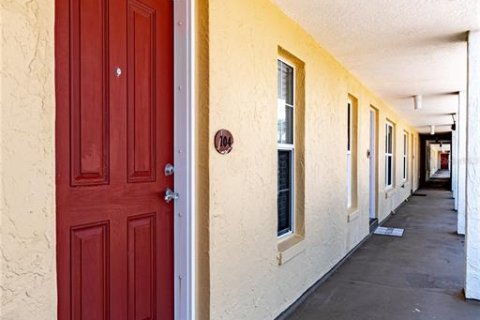 Condo in New Smyrna Beach, Florida, 2 bedrooms  № 1564422 - photo 3