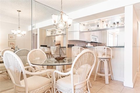 Condo in New Smyrna Beach, Florida, 2 bedrooms  № 1564422 - photo 24