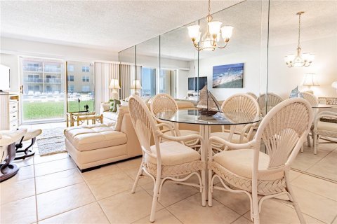 Condo in New Smyrna Beach, Florida, 2 bedrooms  № 1564422 - photo 22