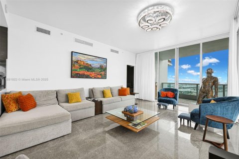 Снять в аренду кондоминиум в Майами, Флорида 3 спальни, 157.38м2, № 1943927 - фото 13