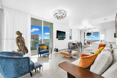 Снять в аренду кондоминиум в Майами, Флорида 3 спальни, 157.38м2, № 1943927 - фото 14