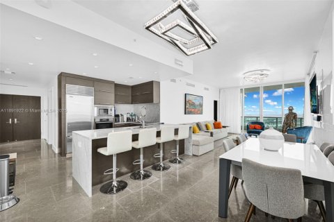 Снять в аренду кондоминиум в Майами, Флорида 3 спальни, 157.38м2, № 1943927 - фото 16