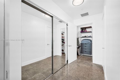 Снять в аренду кондоминиум в Майами, Флорида 3 спальни, 157.38м2, № 1943927 - фото 30