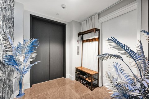 Снять в аренду кондоминиум в Майами, Флорида 3 спальни, 157.38м2, № 1943927 - фото 11