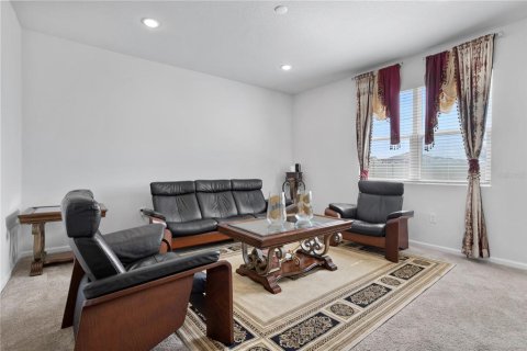 House in Davenport, Florida 5 bedrooms, 288.55 sq.m. № 1845296 - photo 6
