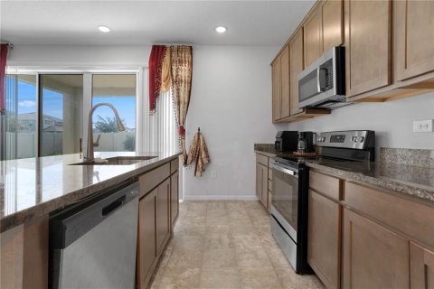 House in Davenport, Florida 5 bedrooms, 288.55 sq.m. № 1845296 - photo 9