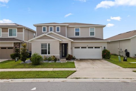 House in Davenport, Florida 5 bedrooms, 288.55 sq.m. № 1845296 - photo 1